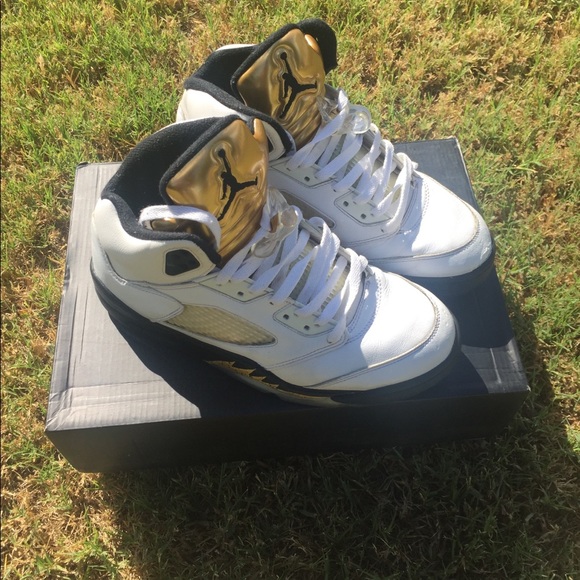 Og all air Jordan retro 5 gold Olympics
Size 9